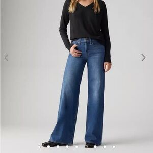 Levi’s 318 Shaping Wide Leg Women's Jeans dark wash size 25